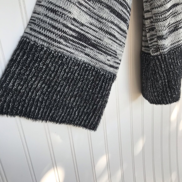 Gray & Black Sweater - Picture 5 of 7